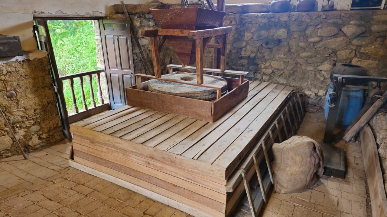 Molino de piedra del siglo XIX está muy bien conservado