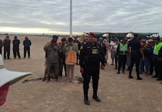 Tacna: Queman dos vehículos y PNP evita linchamiento de cinco presuntos delincuentes