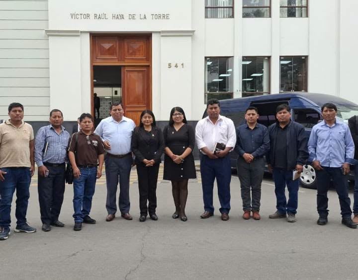 Alcaldes de centros poblados y representantes de Tacna viajaron a Lima. (Foto: Difusión)