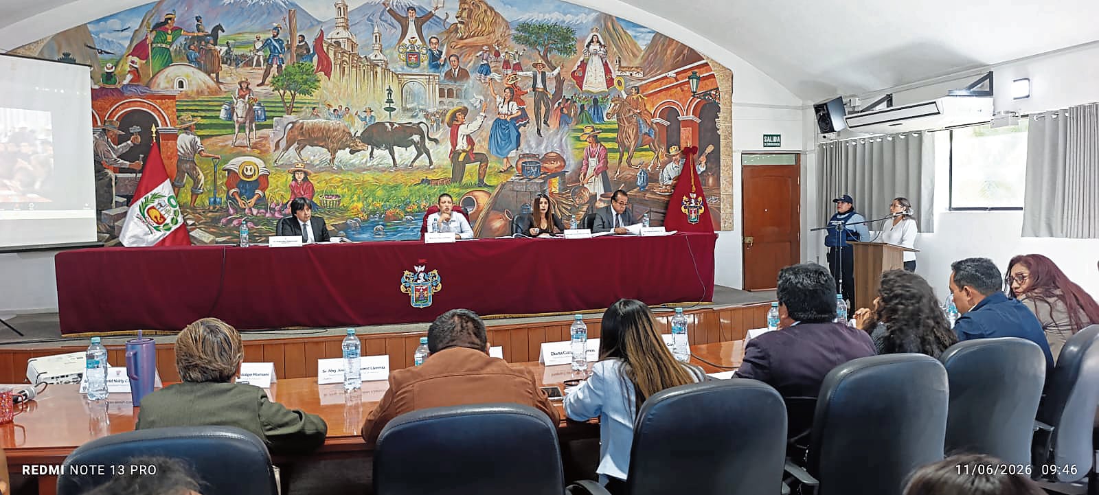 Ruccy Oscco bajo la sombra de funcionarios cuestionados (Foto: Flor Barrios/@photo.gec)