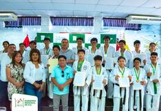 Gobernador Regional de Ica reconoce el trabajo de destacados deportistas en la disciplina de Karate