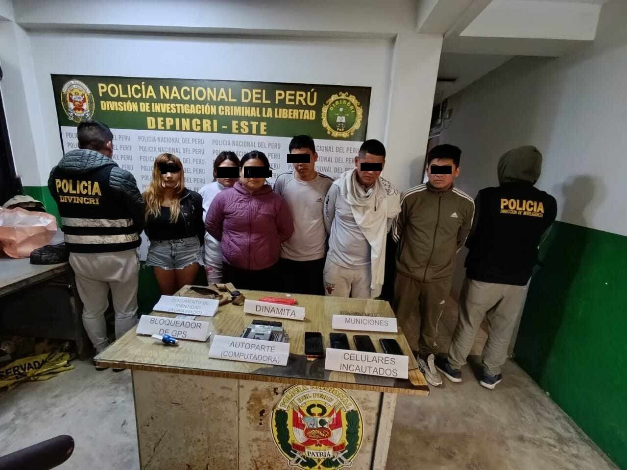 Según información policial, se trata de “Los Rápidos y Furiosos”, quienes fingian ser simples pasajeros para cometer sus fechorías.