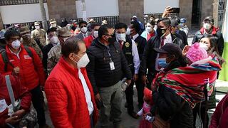 Increpan a ministros por llegar sin oxígeno a la región Puno