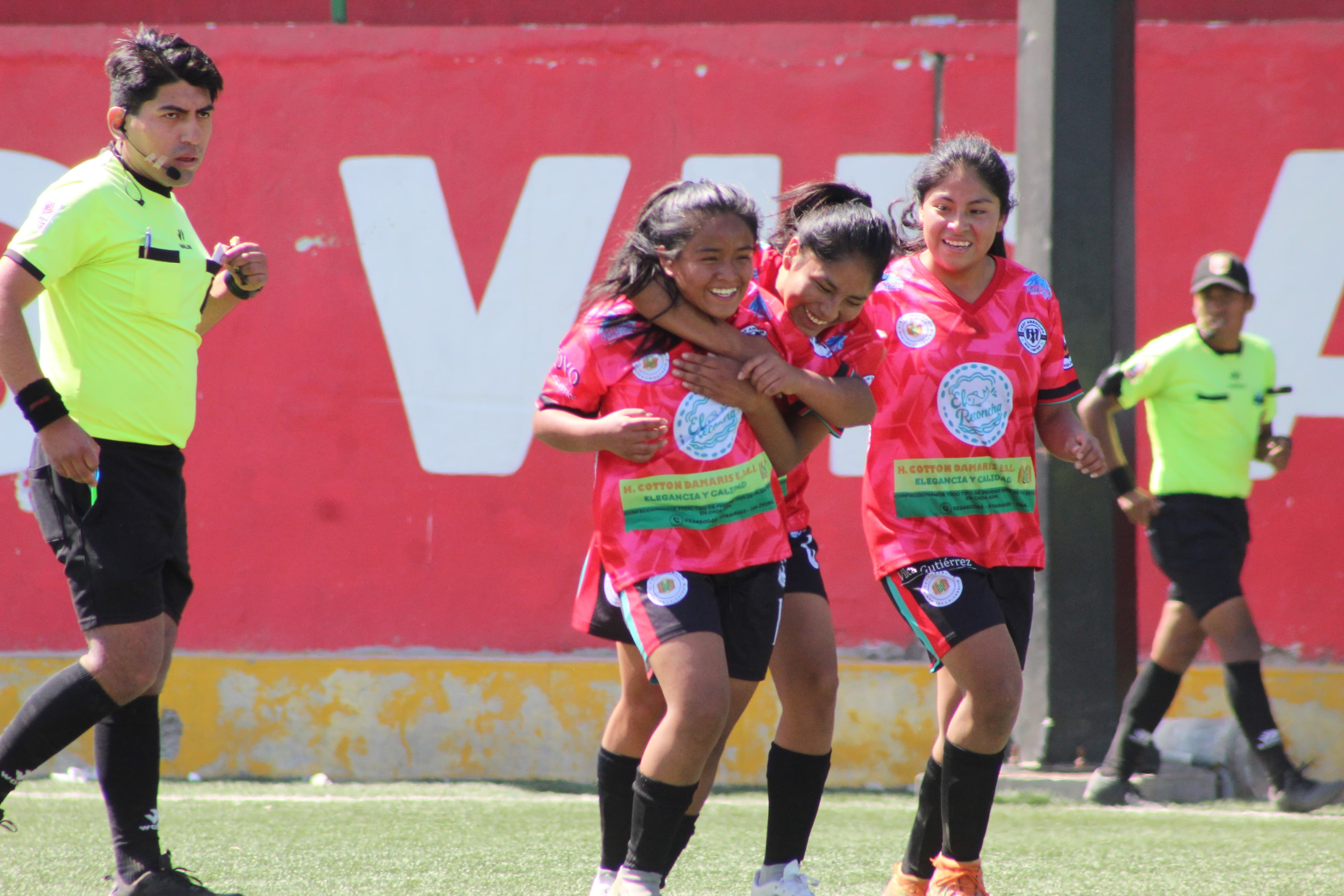 AQP Sin Límites en fútbol femenino en Cayma. Foto: GEC.
