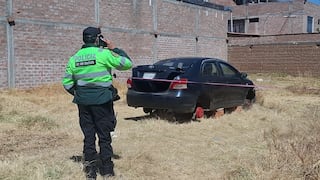 Delincuentes dejan auto sobre ladrillos tras robar llantas y autopartes en Huancayo