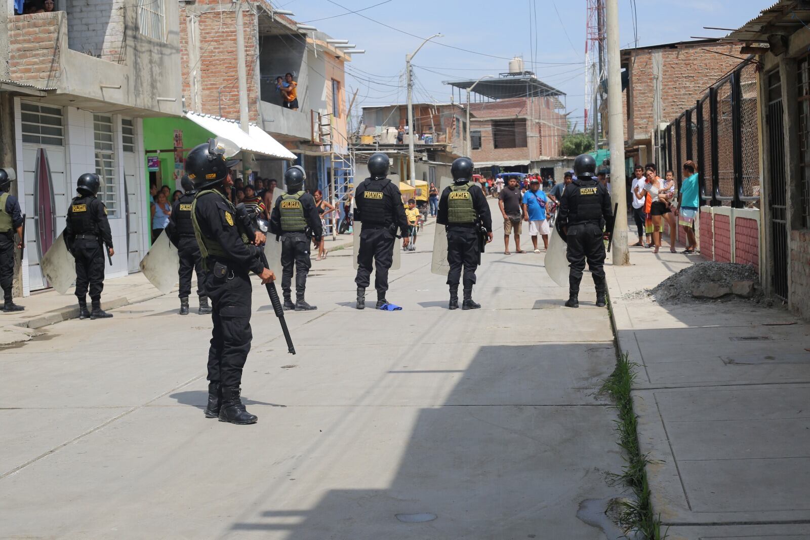 Usaron una fachada de construcción civil para tener el control de millonarias obras y someter a empresarios