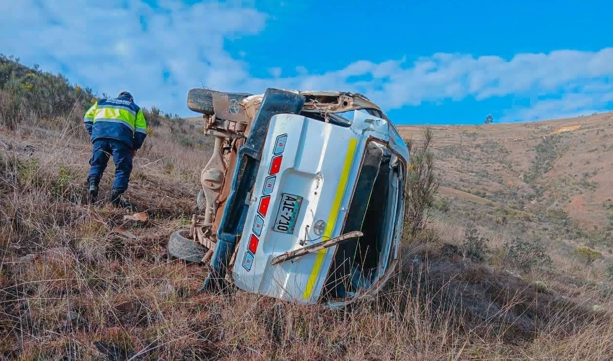 Vehículo que partió de Otuzco se despisto a un abismo de 300 metros en el caserío de José Gálvez. Cinco pasajeros están graves y fueron trasladados de emergencia al Hospital Regional Docente de Trujillo. Solo de enero a octubre de este año se han registrado 236 muertos en las vías, cifra superior a todo el 2024.