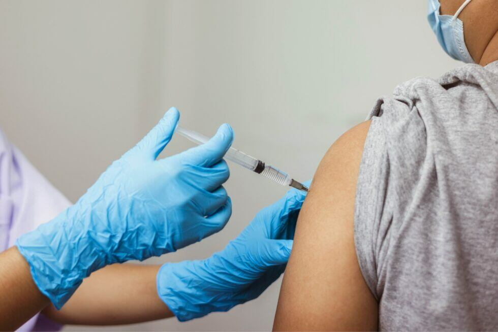 El Minsa incorpora la vacuna nonavalente al Esquema Nacional de Vacunación, gratuita para menores de hasta 18 años, con el objetivo de reducir la principal causa de muerte oncológica en mujeres peruanas.