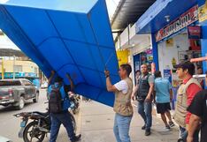 Piura: Retiran y decomisan toldos de tiendas comerciales en zona monumental