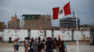 Instalan 10 viviendas temporales para los afectados de Villa El Salvador (FOTOS)