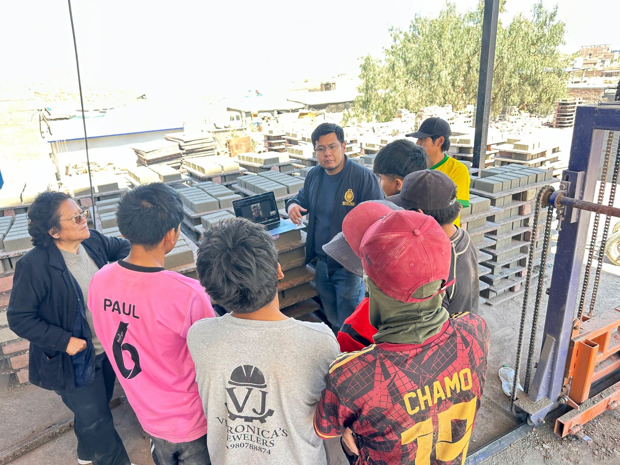 Rescatana a adolescentes utilizados para la fabricación de adoquines en Arequipa (Foto: Fiscalía)