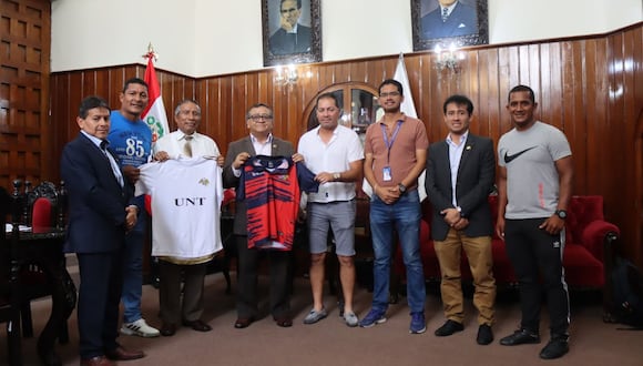 César García y Lee Andonaire asumen el reto de guiar a la Universidad Nacional de Trujillo al título de la Liga Distrital de Fútbol de Trujillo.