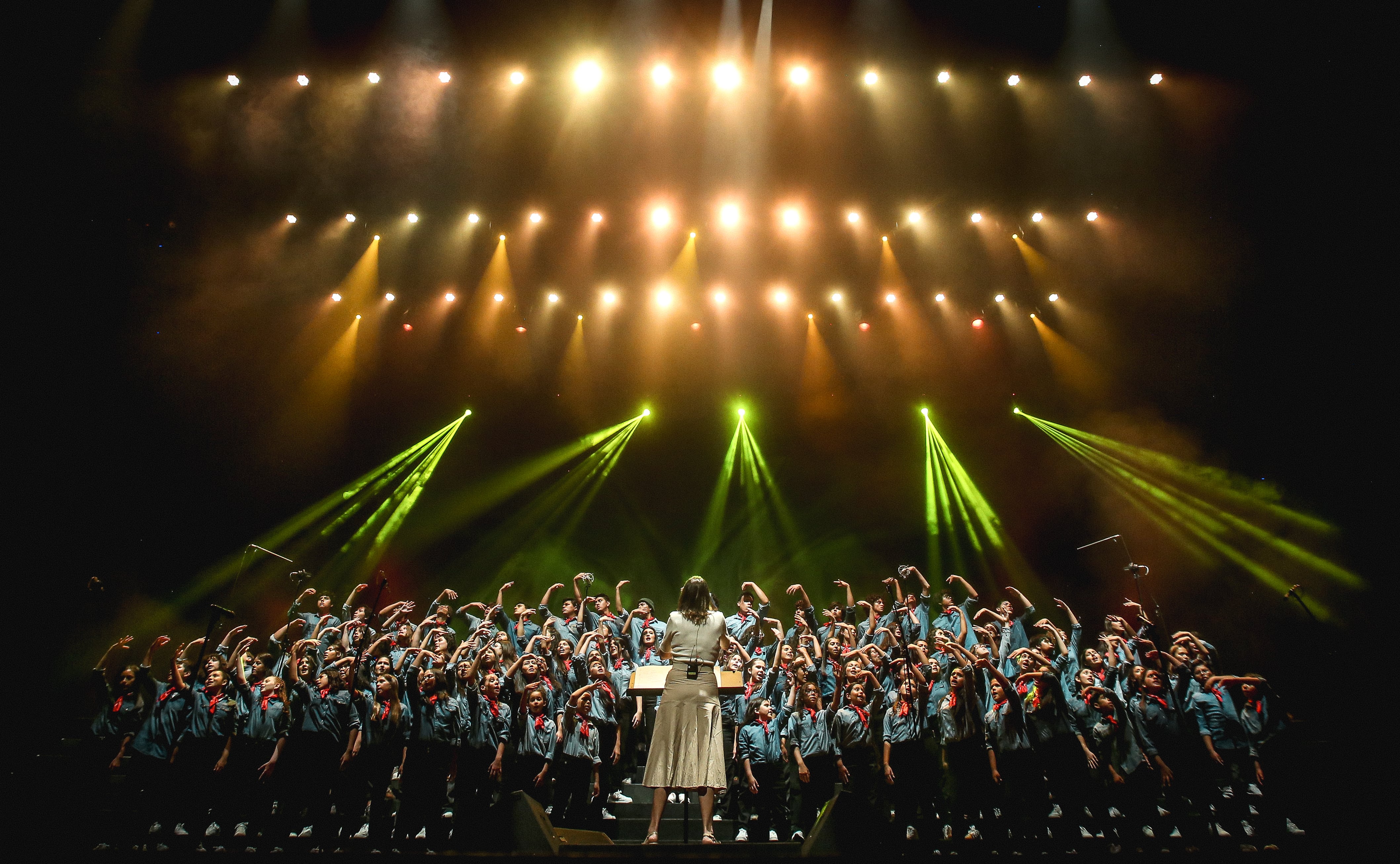 La agrupación peruana reunirá a 140 niños y jóvenes, una orquesta de cámara y actores invitados en un espectáculo que recorre distintas músicas e identidades del continente.