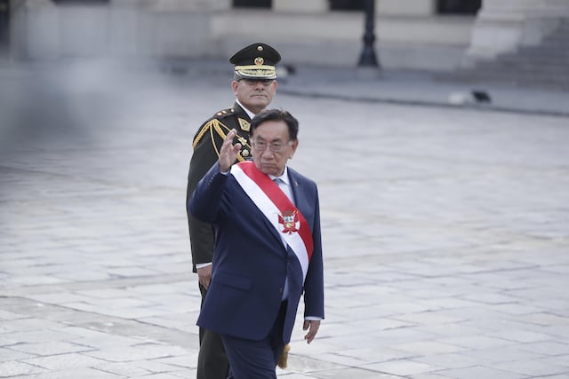 José María Balcázar salió de Palacio de Gobierno rumbo a la Catedral de Lima para participar en la misa y tedeum por Fiestas Patrias.