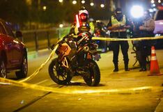 SMP: Comerciantes y vecinos queman motocicletas de presuntos extorsionadores