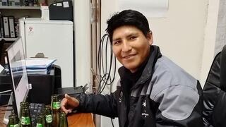Arequipa: Funcionario de Chachas habría estado bebiendo cerveza en oficina municipal