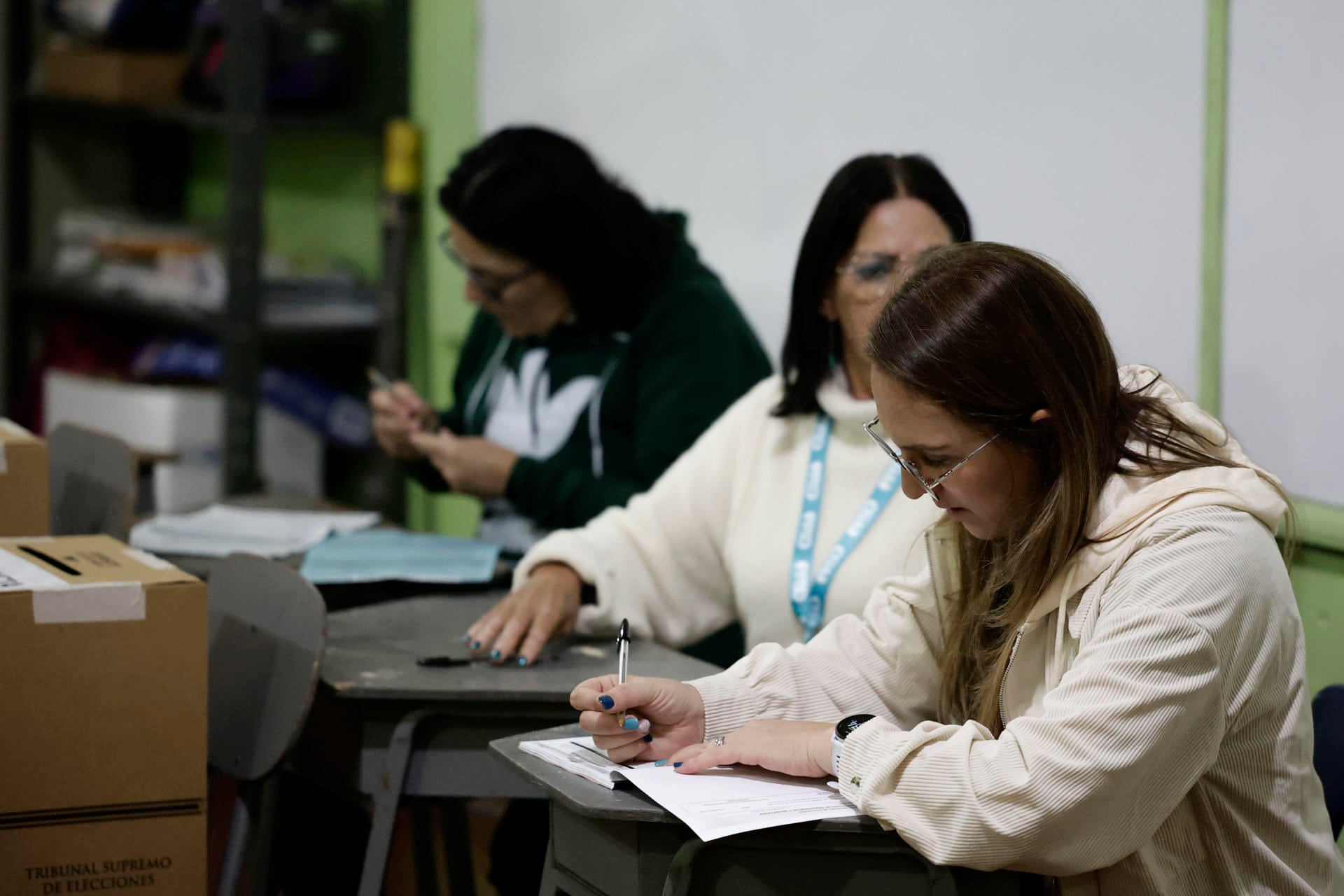 Más de 3,7 millones de costarricenses votan este domingo para definir al nuevo Gobierno y al Congreso para el periodo 2026–2030. (Foto: EFE/Jeffrey Arguedas)