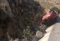 Despiste y volcadura de camioneta en la vía Arequipa-Puno deja dos heridos