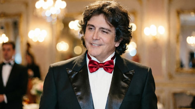 El cantante peruano compartirá escenario con reconocidos intérpretes en una velada dedicada a los grandes clásicos de la música en español. El espectáculo se realizará en El Roble, en Barranco.