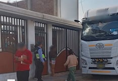 Trujillo: Tráiler se despista y se estrella contra fachada de una vivienda en Huanchaco