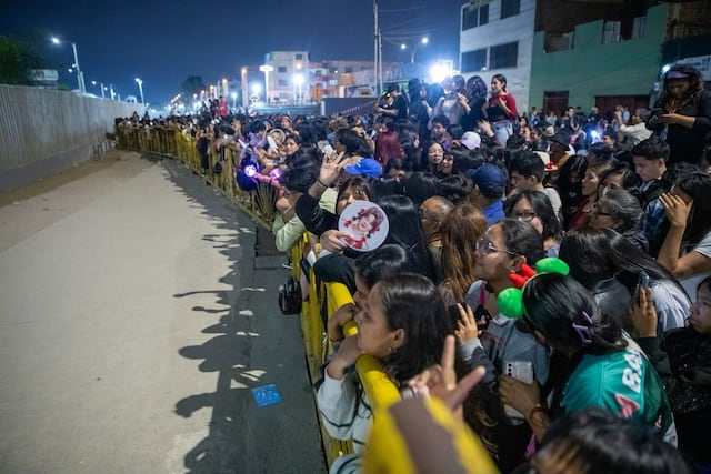 BTS en Lima: cientos de fans disfrutan del segundo concierto desde los exteriores del Estadio San Marcos. (Foto: Fernando Sangama / @photo.gec)