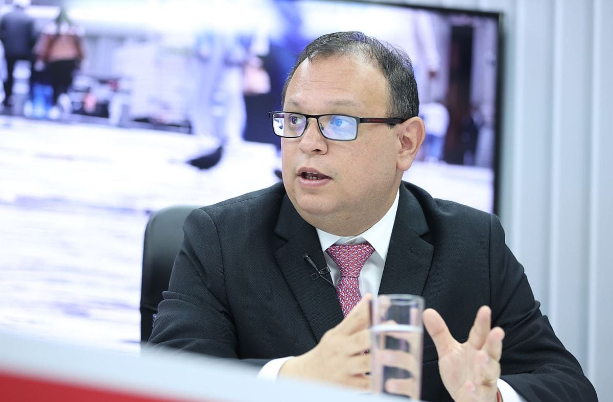 El titular del Midagri indicó que ingresan más de ocho mil toneladas diarias de productos a los mercados de la capital. (Foto: Andina)