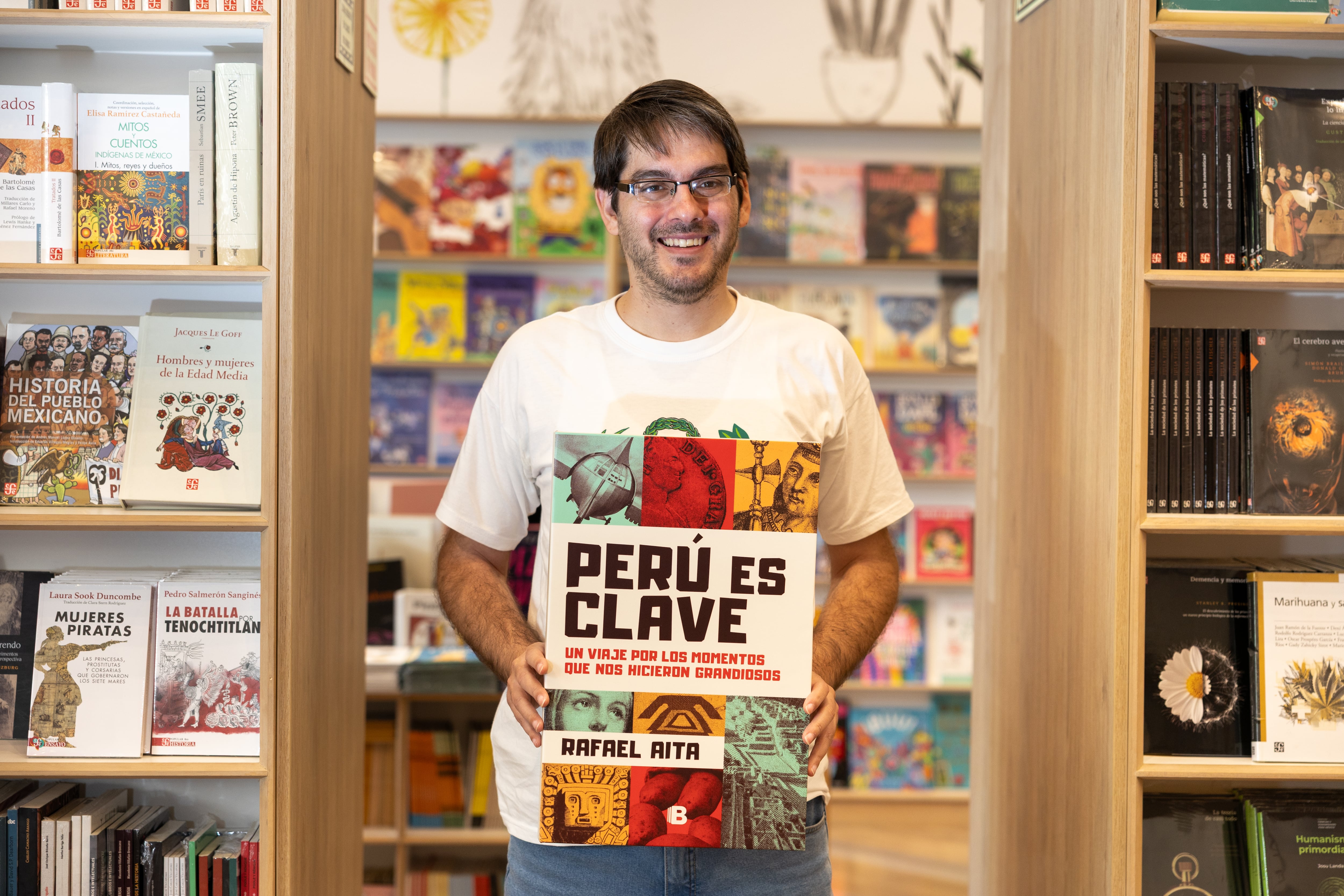 "El verdadero peruano es el que nació en el mundo andino, se mestizó con lo español y el día de hoy vive en una República, pero tiene todas esas herencias”. Fotos: Rafael Cornejo V. / @photo.gec