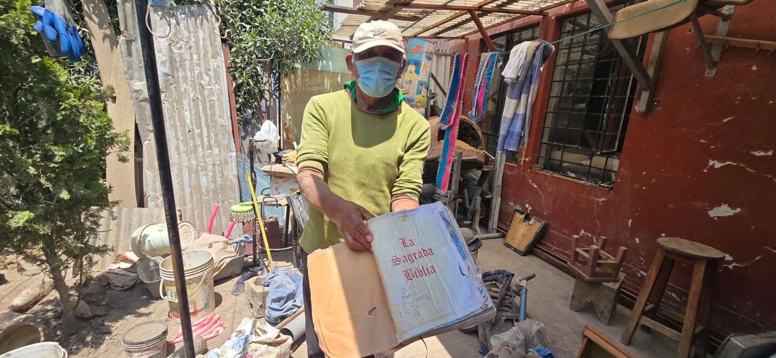 Vecinos del complejo habitacional Flora Tristán (Arequipa) claman más apoyo tras huaico. (Foto: Omar Cruz/@photo.gec)