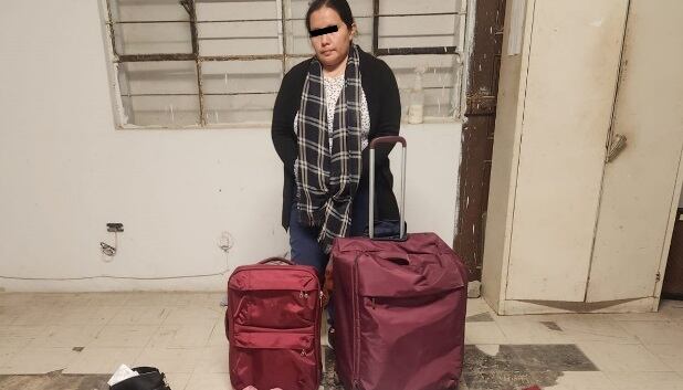 Detienen a una fémina en el aeropuerto de Huanchaco cuando pretendía sacar del país la ilegal sustancia que llevaba camuflada en su equipaje.