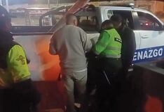 Comerciante se aferra a taxi donde escapaban delincuentes y evita robo de su ferretería, en Huancayo
