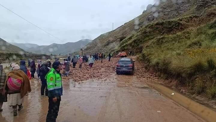 El Jefe de la Oficina Regional de Gestión del Riesgo de Desastres y Seguridad de Puno, Jhon Ccama Lipa, señaló que la última emergencia se reportó en la vía Interoceánica, a la altura del distrito de San Antón,