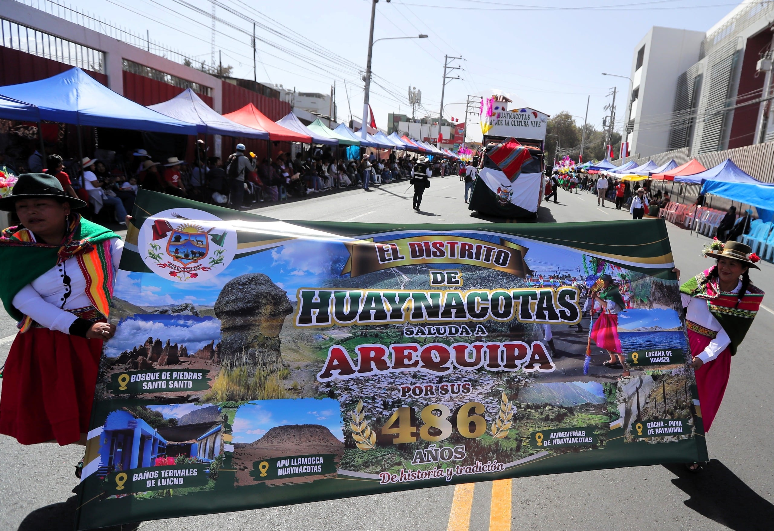 Huaynacotas en el Pasacalle Regional "Cantemos y Bailemos por Nuestra Arequipa 2026". (Foto: Omar Cruz/@photo.gec)