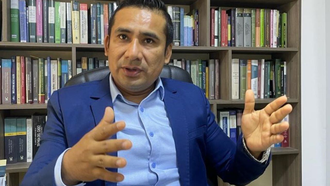 Consejero regional por la provincia de Trujillo critica gestiones de César Acuña y Arturo Fernández. Además, apunta a elecciones de 2026 y dice que Daniel Marcelo irá por la “T” en La Esperanza.