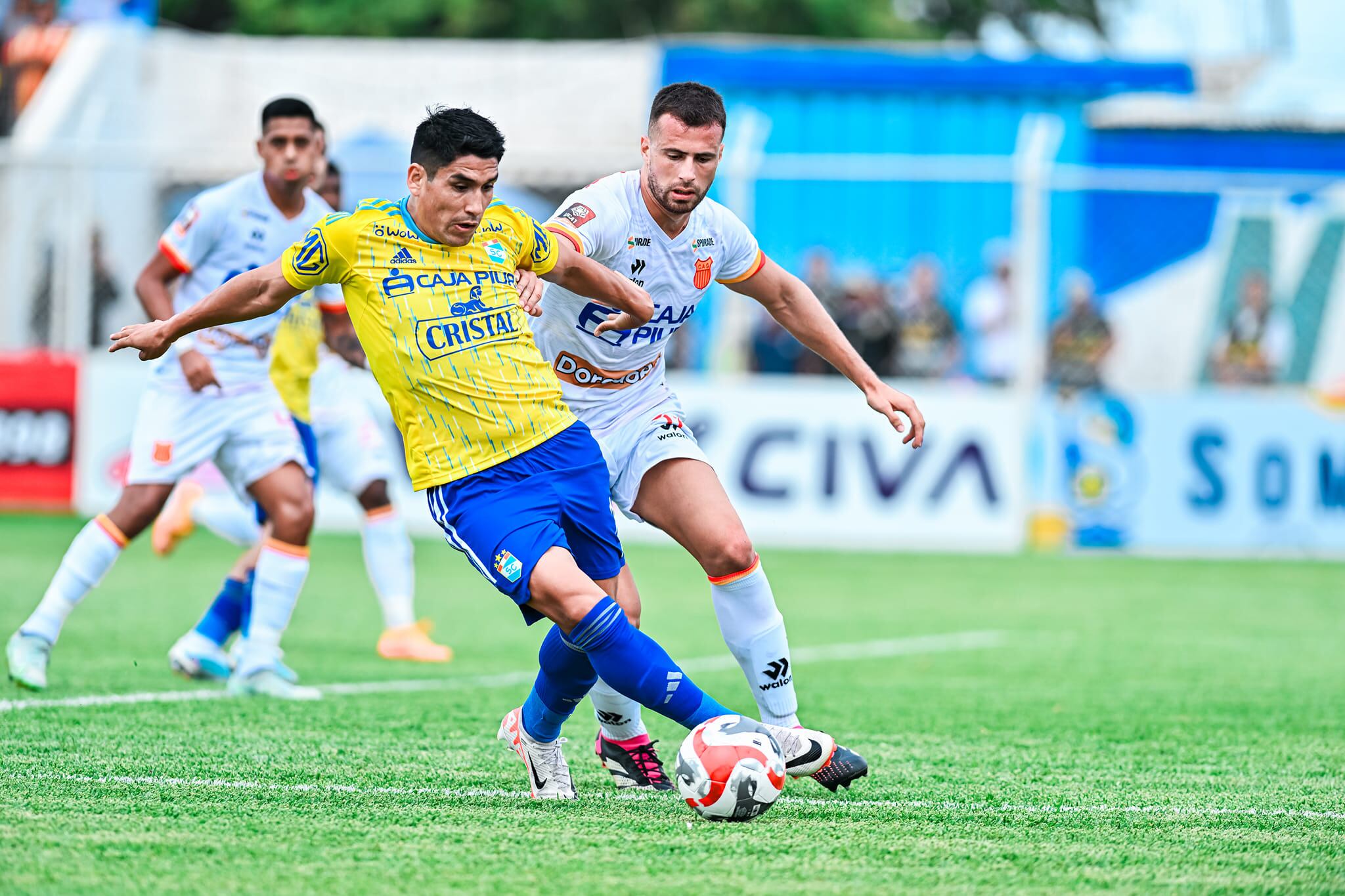 Los albos ganaban cómodamente por 2-0, pero los errores en el complemento le costaron la derrota.