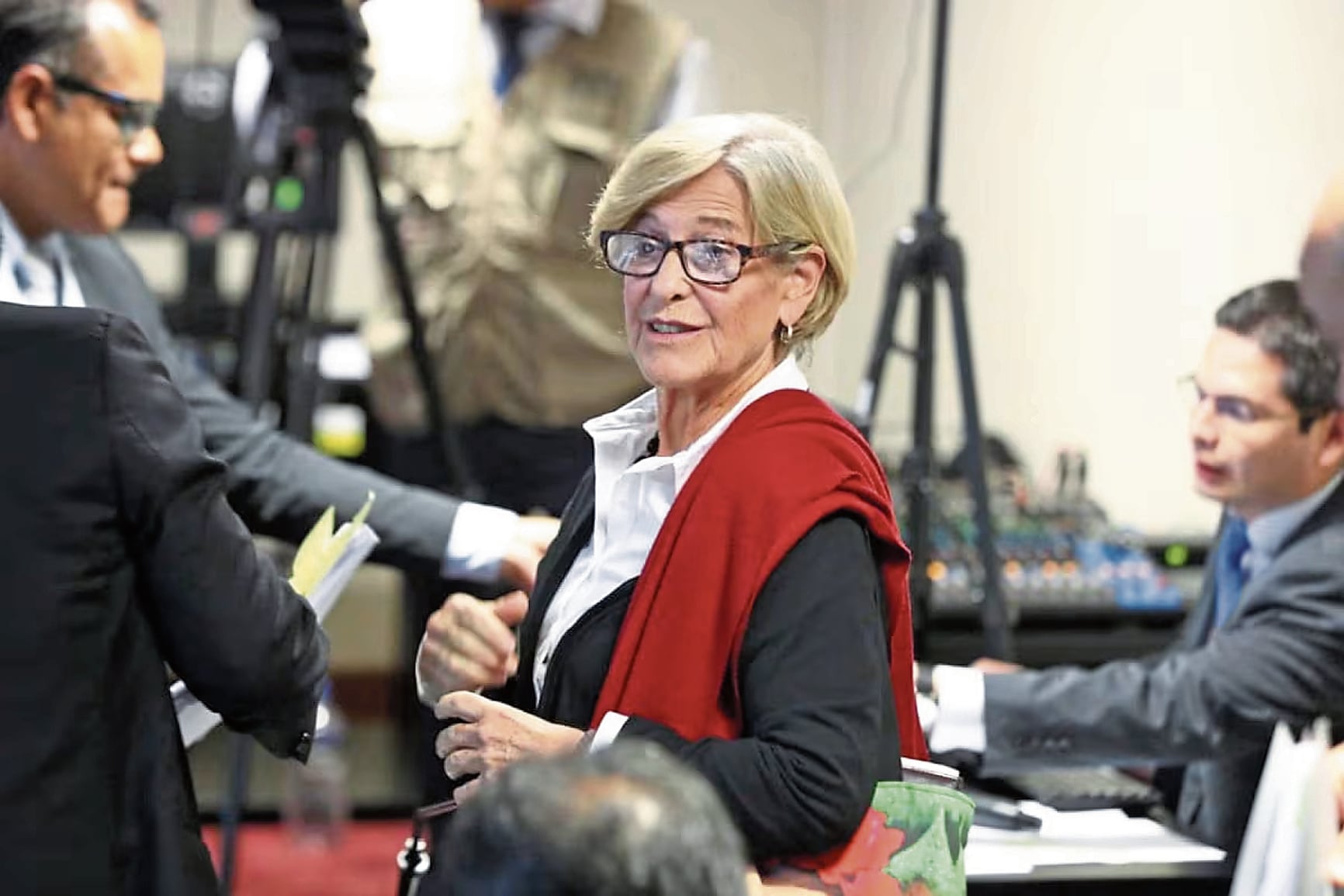 El proceso se reanudó con los alegatos de defensa de Jorge Torres Padilla. La Fiscalía solicita 29 años de prisión para la exalcaldesa de Lima por presuntos aportes ilegales de Odebrecht y OAS.