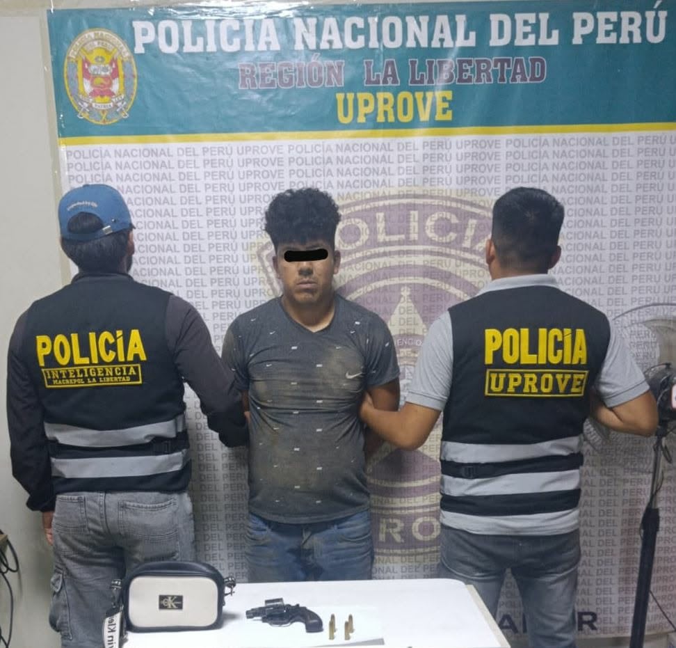 El detenido registra antecedentes por extorsión, tenencia ilegal de armas y marcaje.