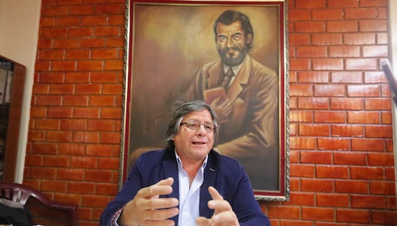 Hamer Villena, secretario del Sutep Arequipa, advierte de posibles vacíos. (Foto: GEC)