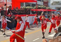 Color y alegría en Ica: payasos desfilaron por Fiestas Patrias en la avenida Matías Manzanilla