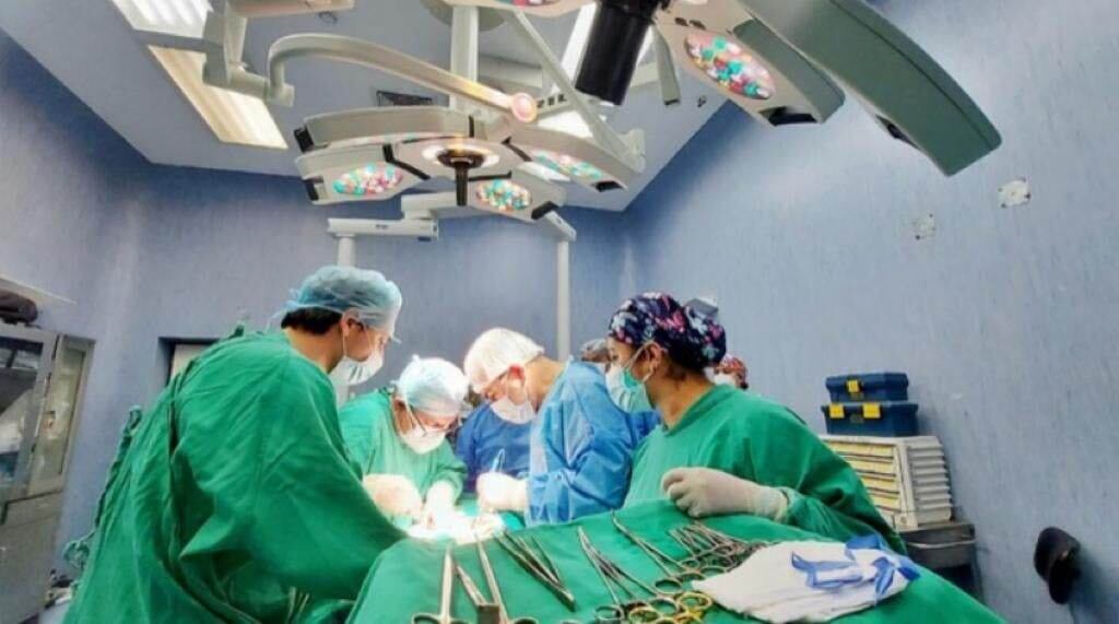 Médicos especialistas intervienen en cirugía general, oftalmología, traumatológica, ginecología y obstetricia.