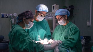 Arequipa: Médicos extirpan tumor de 10 centímetros y salvan a paciente con cáncer agresivo de tiroides