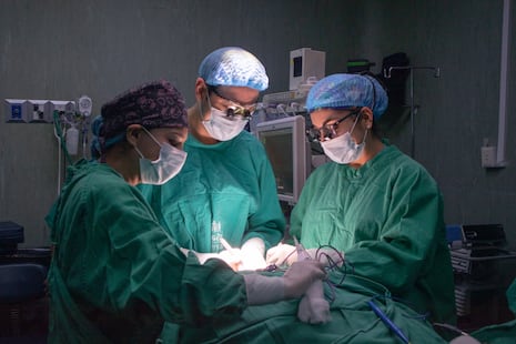 Arequipa: Médicos extirpan tumor de 10 centímetros y salvan a paciente con cáncer agresivo de tiroides
