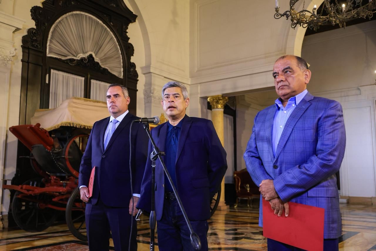 Luis Galarreta adelantó que se buscará identificar a los presuntos cabecillas de los hechos violentos ocurridos en la región y que se informará sobre las medidas tras recibir los reportes de las autoridades. Foto: Presidencia
