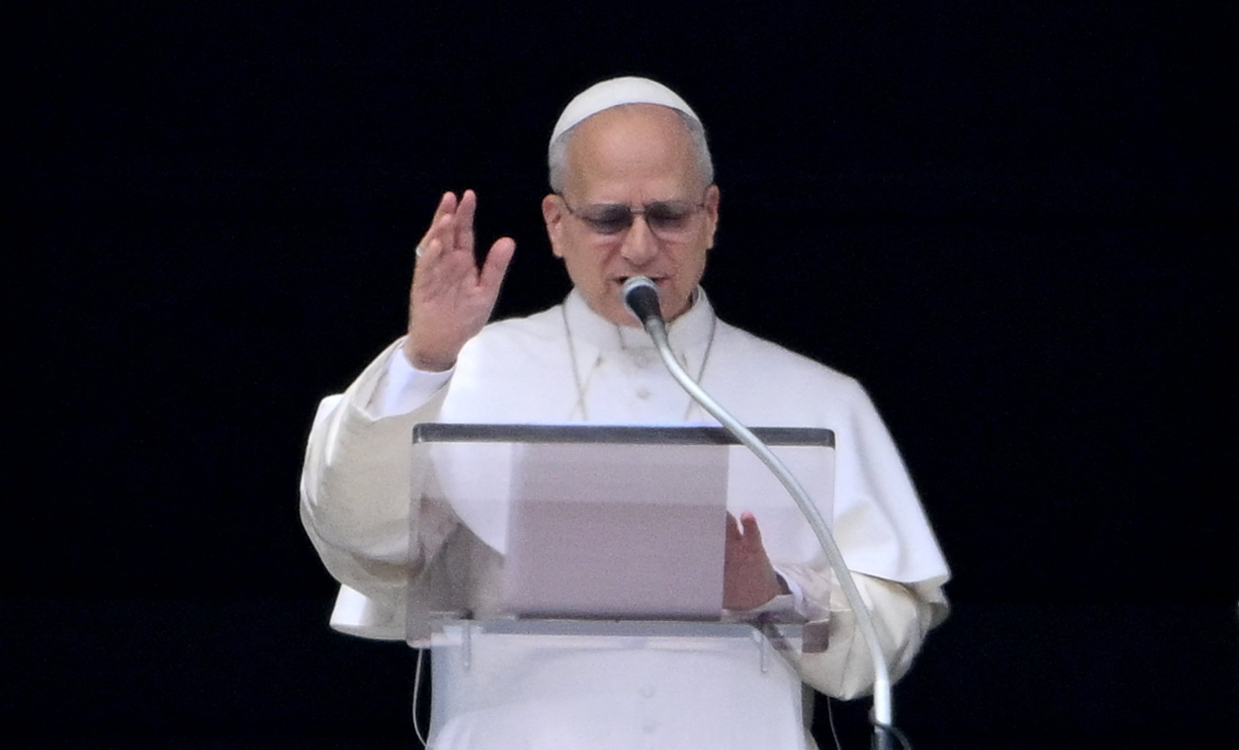 El pontífice instó a la reconciliación y la paz ante los conflictos armados que afectan a poblaciones civiles en distintas regiones del mundo. (Foto de Alberto PIZZOLI / AFP).