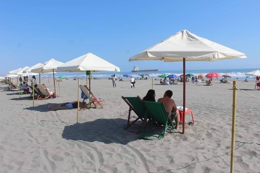 Bañistas tendrán que cumplir protocolos ante oleajes por vientos