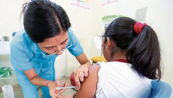 Vacuna a los menores de edad en Arequipa. Foto: GEC.