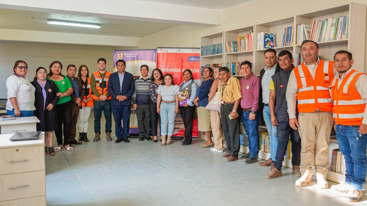 Iniciativa reunió esfuerzos de los consorcios HVT y Besalco Stracon, que contribuyeron con la entrega de mobiliario y libros.
