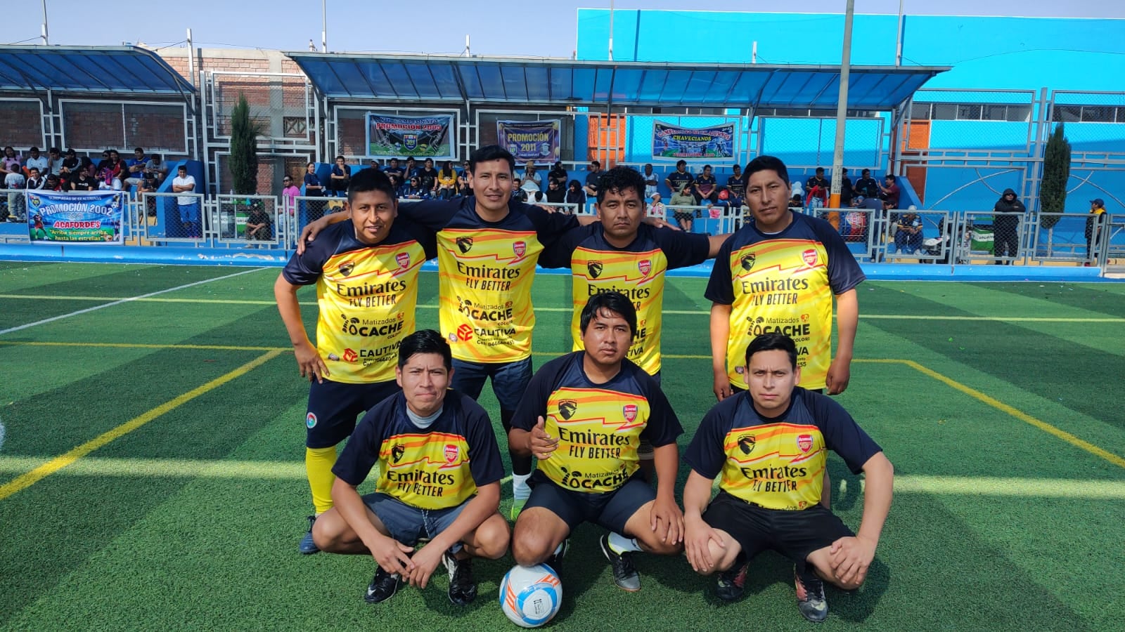 Tras participar en fulbito los representantes de la Promoción 2005. (Foto: Difusión)