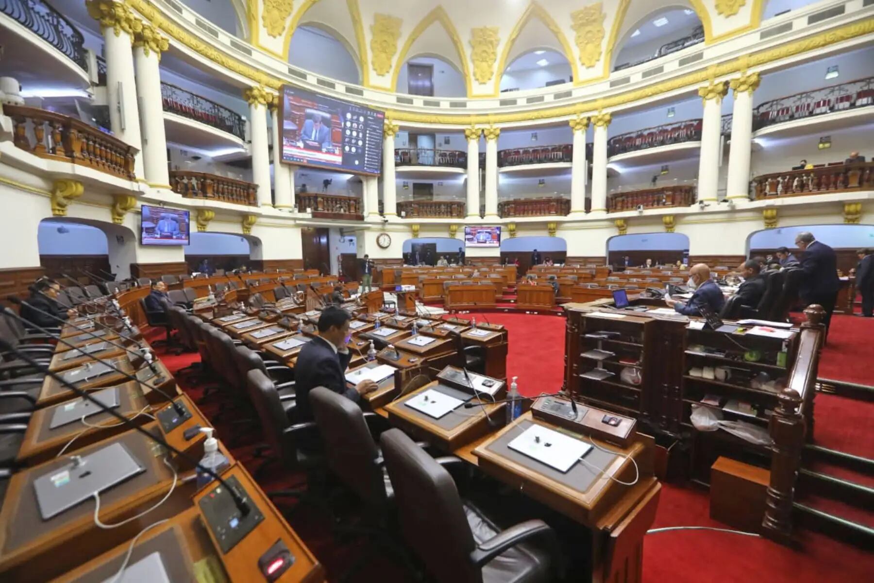 El retorno de la bicameralidad en el Congreso peruano implicará nuevas funciones legislativas y de control político. Especialistas destacan la importancia de informarse antes de votar.
