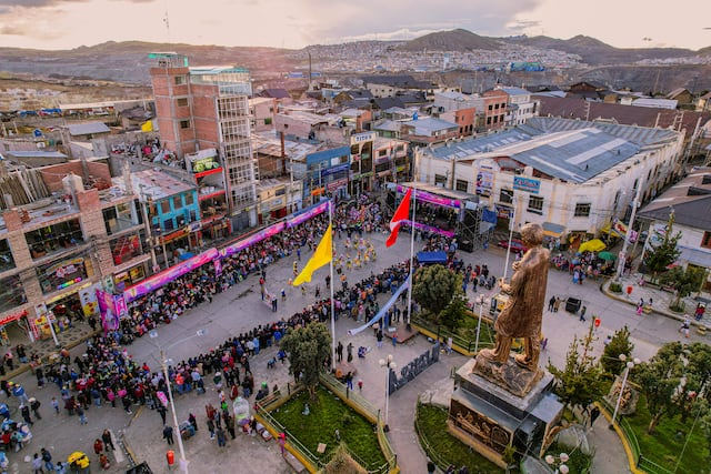 Se trata de una representación humorística de los bailes que trajeron los españoles, como el minué, la contradanza, la pavana o la gallarda y que se practica en los departamentos del centro del Perú. (Foto cortesía: Gobierno Regional de Pasco)