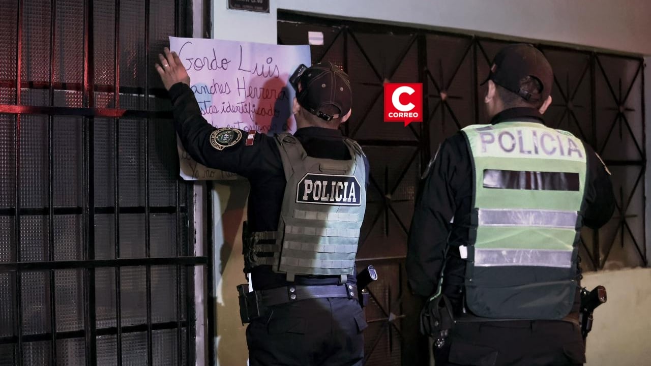Rímac: delincuentes dispararon contra casa de cuatro pisos y dejaron una granada en el frontis . Fotos: Joel Alonzo/ @photo.gec